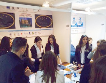 Studenţii de la Ovidius, prezenţi la Târgul Intreprinderilor Simulate